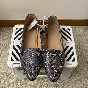 Old Navy Snake Print Flats